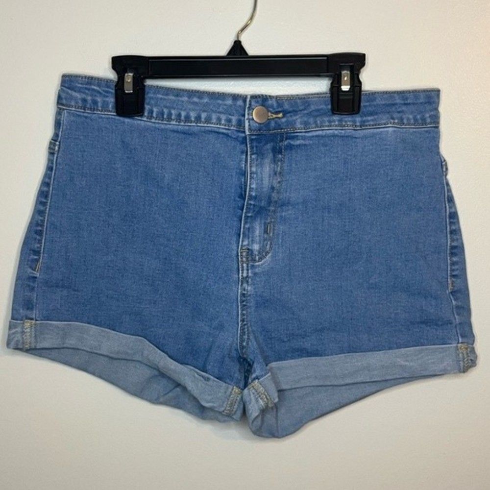 SHEIN Women’s Roll Hem Medium Wash Denim Shorts Size Large (8/10)